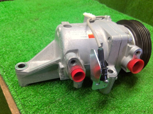 ジムニーシエラ Ａ／Ｃコンプレッサー 3BA-JB74W 95200-77R31