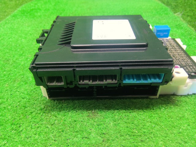 ジムニーシエラ ヒューズボックス 3BA-JB74W 36775-78RD1