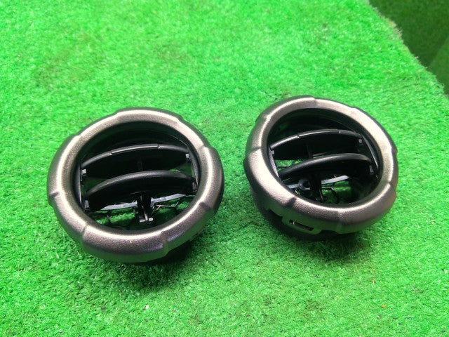 ジムニーシエラ エアコン吹き出し口 3BA-JB74W 73630-77R00-DLK