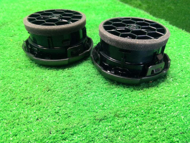 ジムニーシエラ エアコン吹き出し口 3BA-JB74W 73630-77R00-DLK
