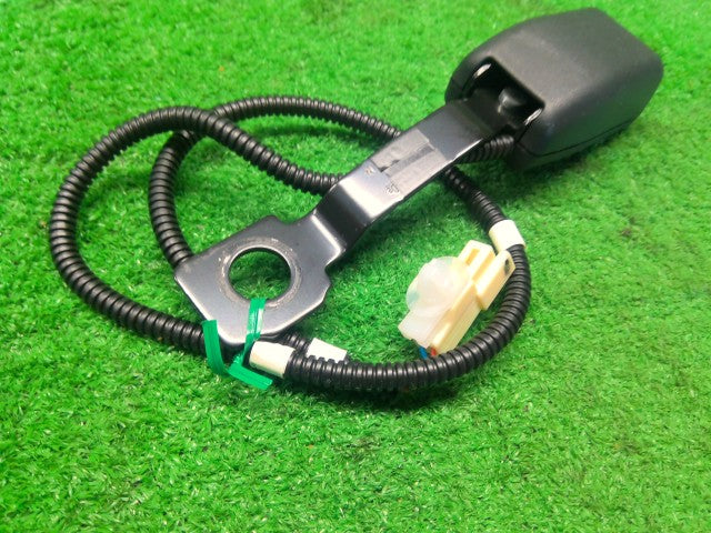 ジムニーシエラ ドライバーシートベルト 3BA-JB74W 84910-77R10