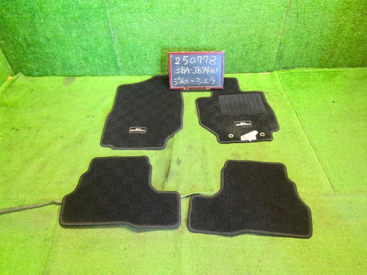 ジムニーシエラ フロアマット 3BA-JB74W