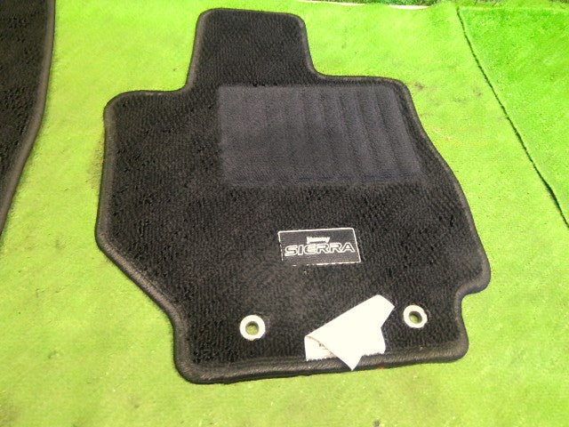 ジムニーシエラ フロアマット 3BA-JB74W