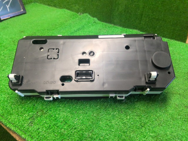 スペーシア スピードメーター DAA-MK42S 34100-65RS0