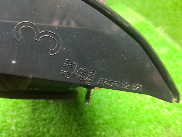 シエンタ 左テールランプ 6AA-NHP170G 81591-52390