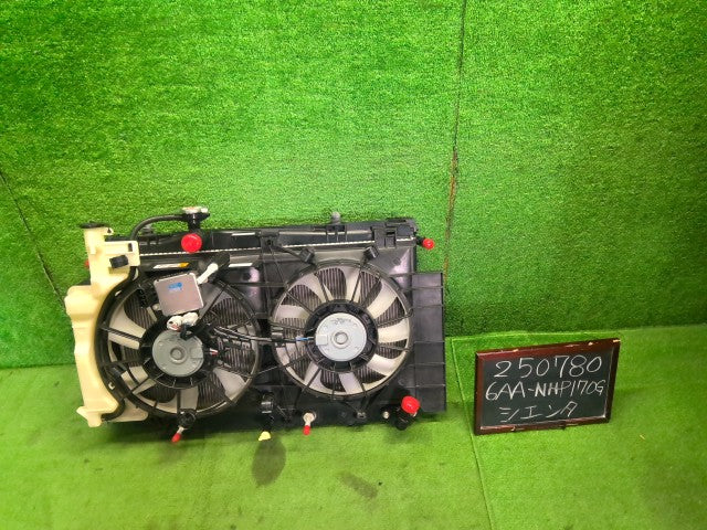 シエンタ ラジエータ 6AA-NHP170G 16400-21350