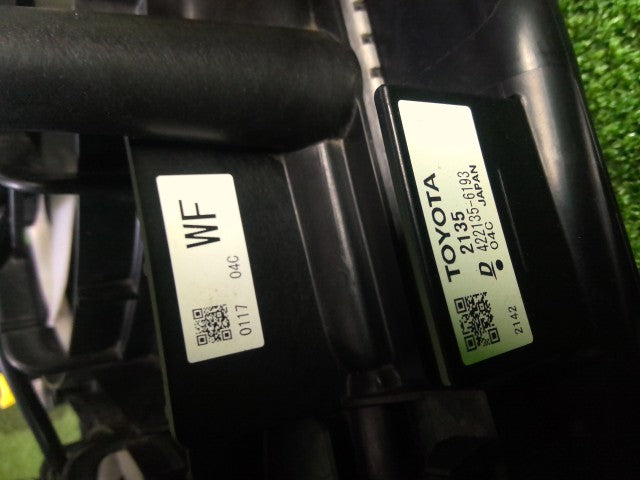 シエンタ ラジエータ 6AA-NHP170G 16400-21350