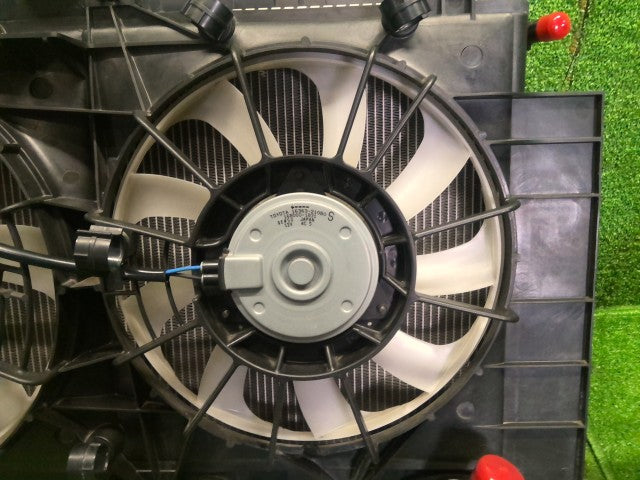 シエンタ ラジエータ 6AA-NHP170G 16400-21350