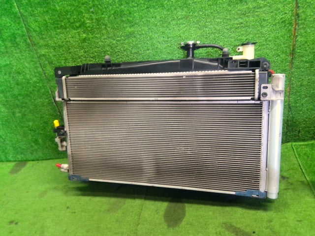 シエンタ ラジエータ 6AA-NHP170G 16400-21350