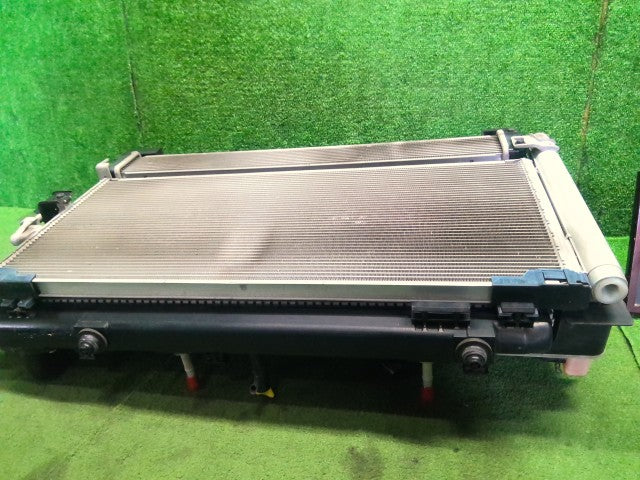 シエンタ ラジエータ 6AA-NHP170G 16400-21350