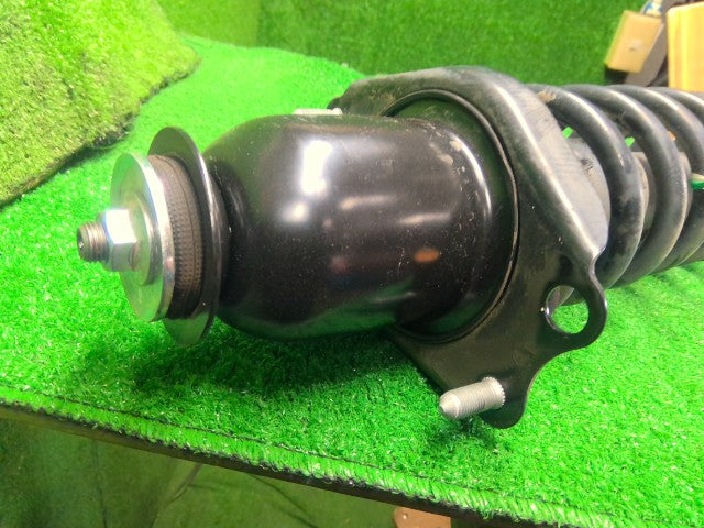 シエンタ 右Ｒストラット 6AA-NHP170G 48530-52P90