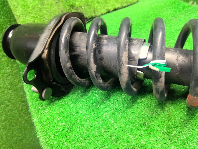 シエンタ 右Ｒストラット 6AA-NHP170G 48530-52P90