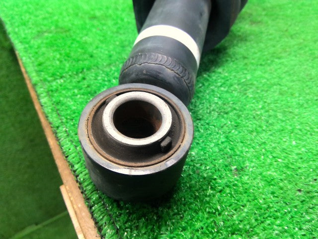 シエンタ 左Ｒストラット 6AA-NHP170G 48530-52P90