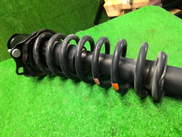 シエンタ 左Ｒストラット 6AA-NHP170G 48530-52P90