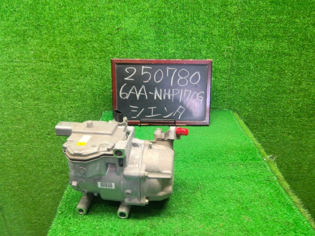 シエンタ Ａ／Ｃコンプレッサー 6AA-NHP170G 88370-15010