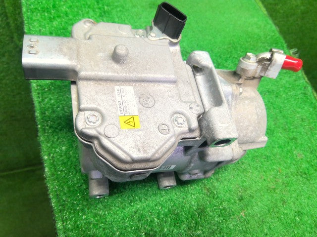 シエンタ Ａ／Ｃコンプレッサー 6AA-NHP170G 88370-15010