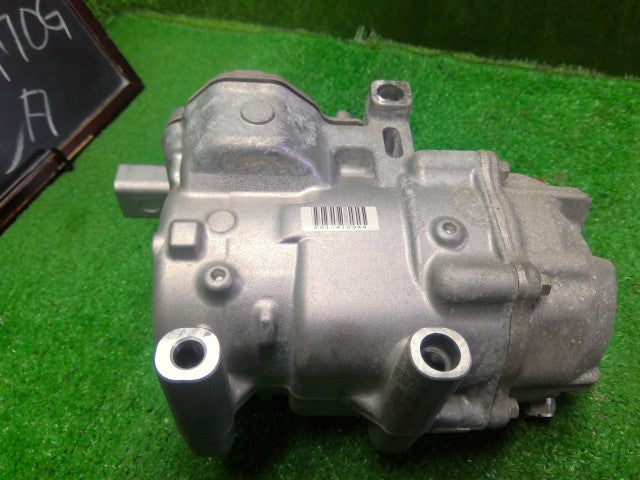シエンタ Ａ／Ｃコンプレッサー 6AA-NHP170G 88370-15010