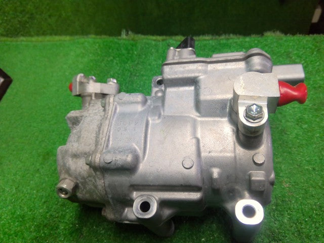 シエンタ Ａ／Ｃコンプレッサー 6AA-NHP170G 88370-15010