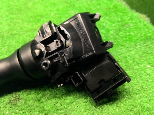 シエンタ ワイパースイッチ 6AA-NHP170G 84652-52251