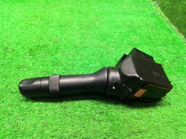 シエンタ ワイパースイッチ 6AA-NHP170G 84652-52251