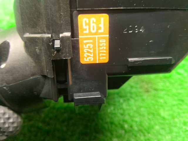 シエンタ ワイパースイッチ 6AA-NHP170G 84652-52251