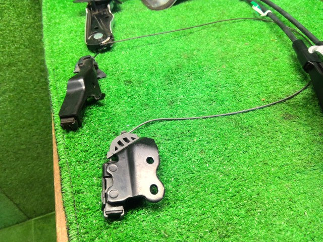シエンタ 右パワースライドドアモーター 6AA-NHP170G 85005-52070