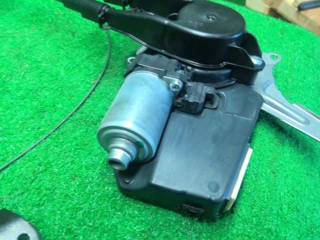 シエンタ 右パワースライドドアモーター 6AA-NHP170G 85005-52070