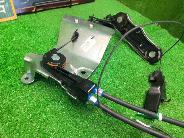 シエンタ 右パワースライドドアモーター 6AA-NHP170G 85005-52070