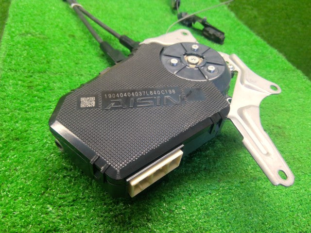 シエンタ 左パワースライドドアモーター 6AA-NHP170G 85006-52080