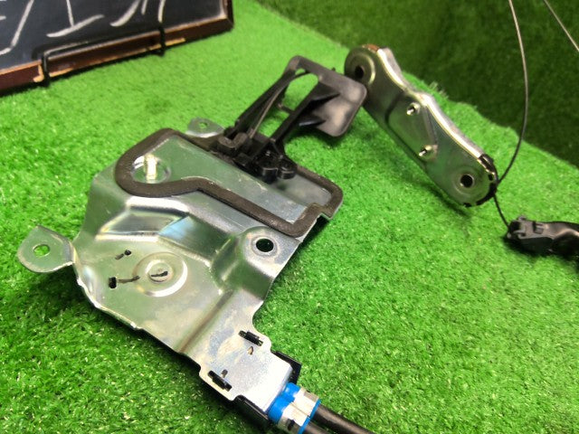 シエンタ 左パワースライドドアモーター 6AA-NHP170G 85006-52080