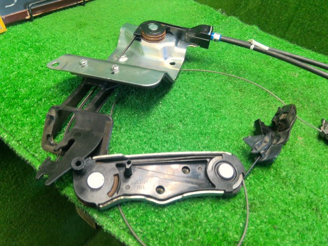 シエンタ 左パワースライドドアモーター 6AA-NHP170G 85006-52080