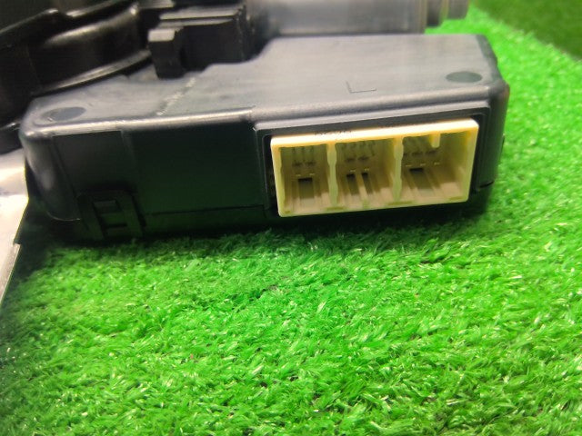 シエンタ 左パワースライドドアモーター 6AA-NHP170G 85006-52080