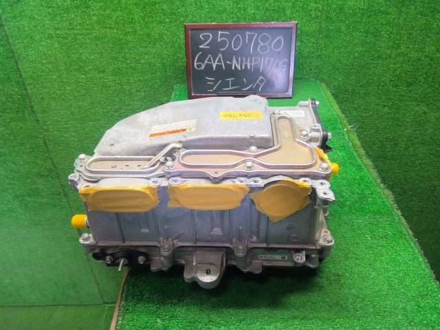 シエンタ ＨＶ・ＥＶ・ＦＣＶインバーター 6AA-NHP170G G9200-59058