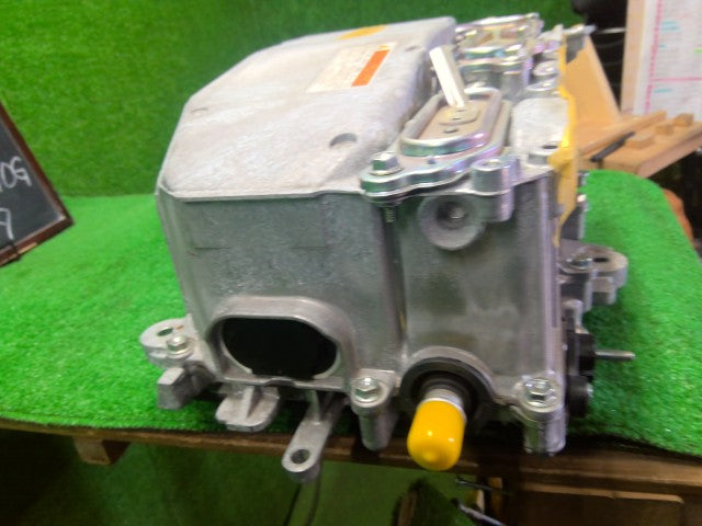 シエンタ ＨＶ・ＥＶ・ＦＣＶインバーター 6AA-NHP170G G9200-59058