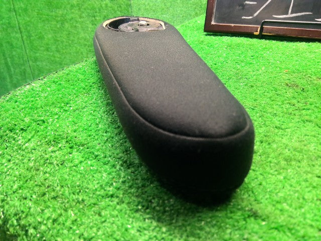 シエンタ アームレスト 6AA-NHP170G 74210-52030-B0