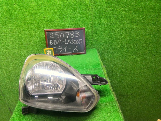 ミライース 右ヘッドランプＡＳＳＹ DBA-LA300S 81110-B2721