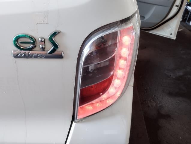 ミライース 右ヘッドランプＡＳＳＹ DBA-LA300S 81110-B2721