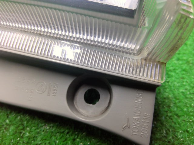 ミライース 右テールランプ DBA-LA300S 81550-B2600