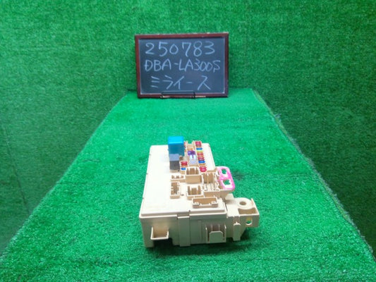 ミライース ヒューズボックス DBA-LA300S 82600-B2480