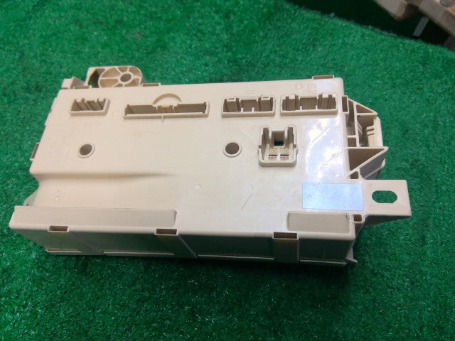 ミライース ヒューズボックス DBA-LA300S 82600-B2480