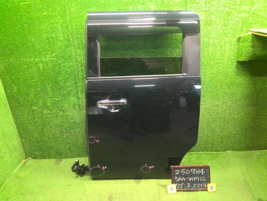 ワゴンＲスマイル 左ＲドアＡＳＳＹ 5AA-MX91S 68701-84S00