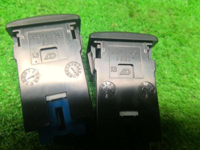 ワゴンＲスマイル スイッチ 5AA-MX91S 37850-81J41