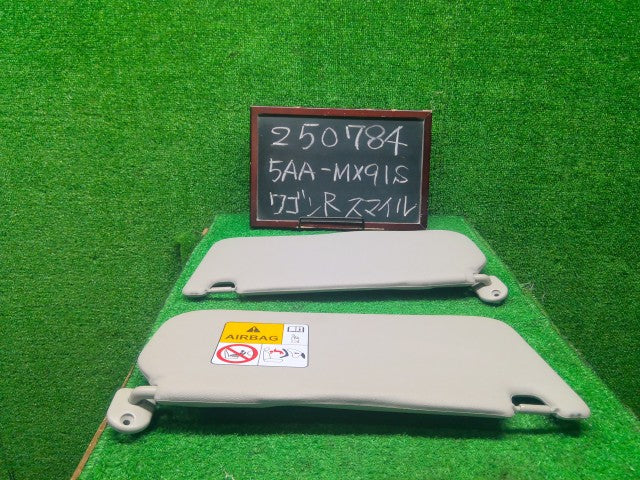 ワゴンＲスマイル サンバイザー 5AA-MX91S 84802-64P13-J0T