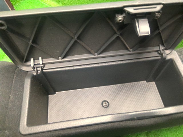 タント アームレスト DBA-L375S