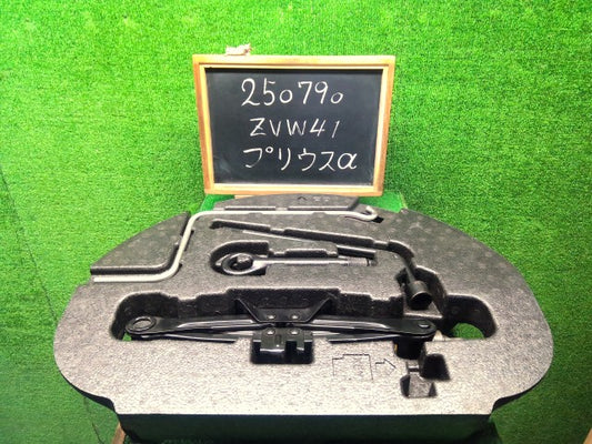 プリウスα 車載工具 DAA-ZVW41W