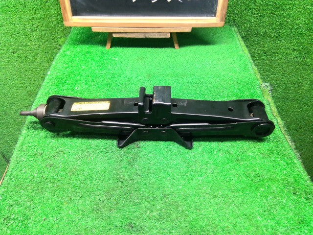 プリウスα 車載工具 DAA-ZVW41W