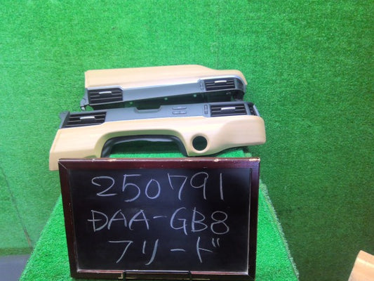 フリード ダッシュパネル DAA-GB8 77221-TDK-003ZA