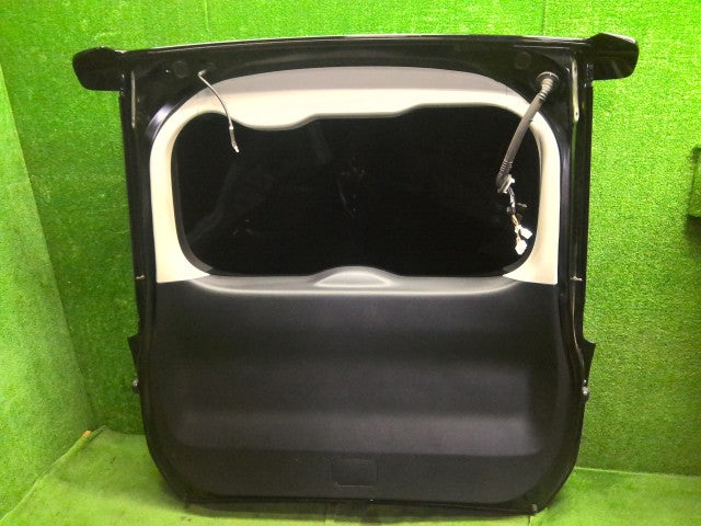 ヴォクシー バックドアＡＳＳＹ DAA-ZWR80G 67005-28D30