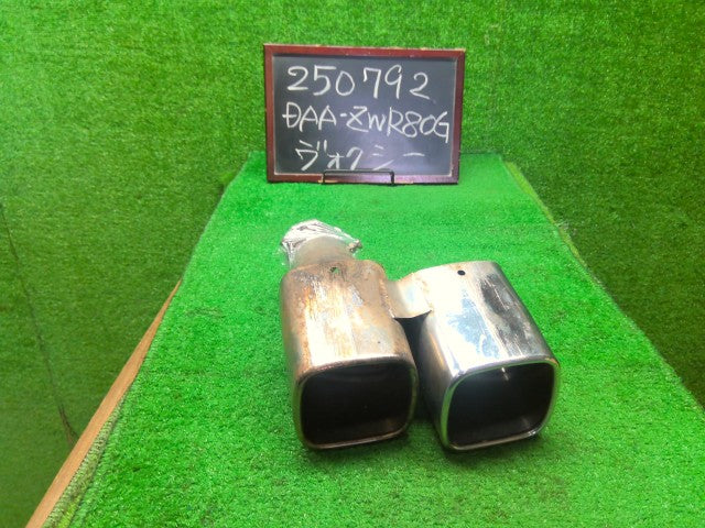 ヴォクシー 外装部品 DAA-ZWR80G