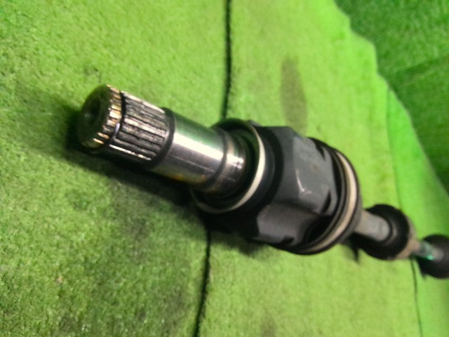 ヴォクシー 右Ｆドライブシャフト DAA-ZWR80G 43410-28170